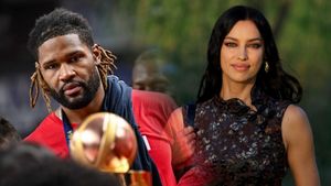 Primele imagini cu Irina Shayk, fosta iubită a lui Cristiano Ronaldo, alături de noul iubit, Devin Booker