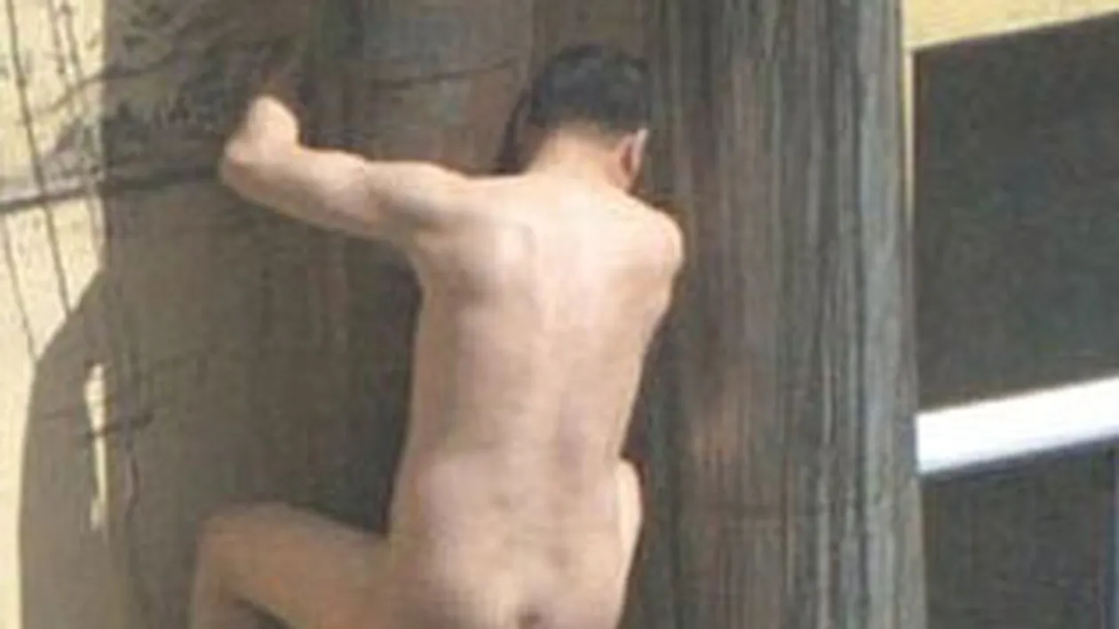 A fugit dezbracat pe strazi ca sa scape de politie!