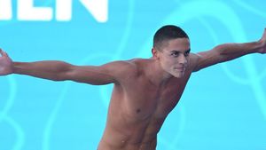Revenire de excepție a lui David Popovici! După accidentarea care l-a ținut pe bară, campionul român a reușit să câștige două medalii într-o zi