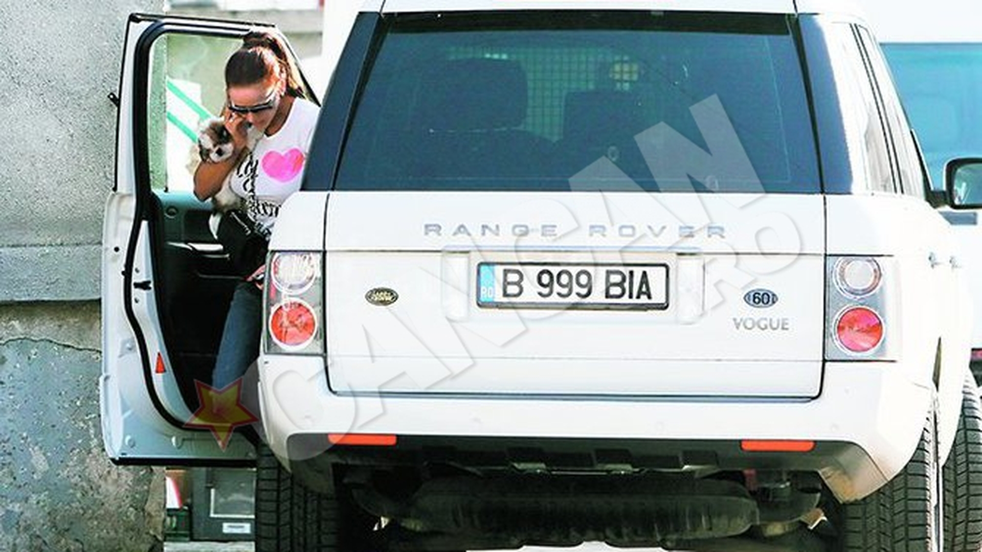 Dragusanu face furori cu bolidul 4X4! S-au holbat la Bianca si Rover-ul ei