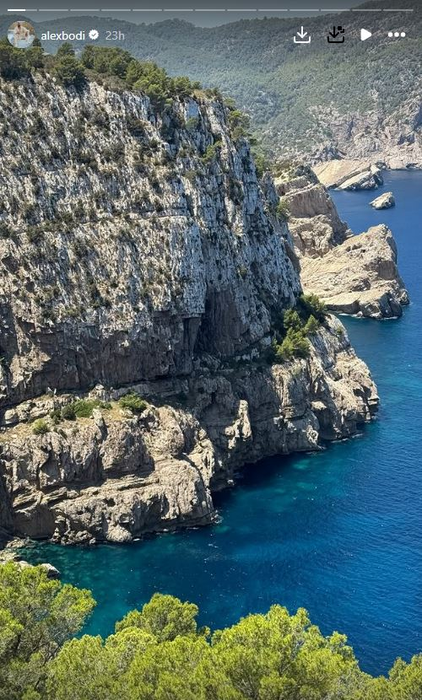 Nu e o glumă! Cât costă 3 nopți de cazare în Ibiza, destinația unde Alex Bodi și iubita au mers în vacanță