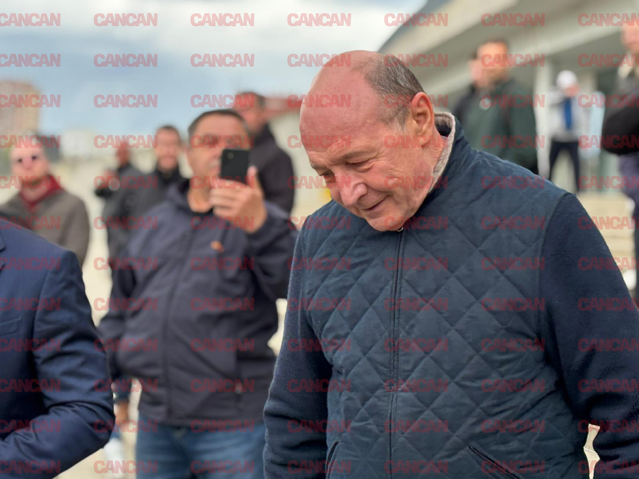 Politicieni, foști jucători și sute de fani își iau rămas bun de la Mircea Lucescu. Ultima zi de omagiu pe Arena Națională