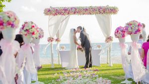 Atenție, români! De ce vrea ANAF toate detaliile despre nunțile și botezurile de la saloane