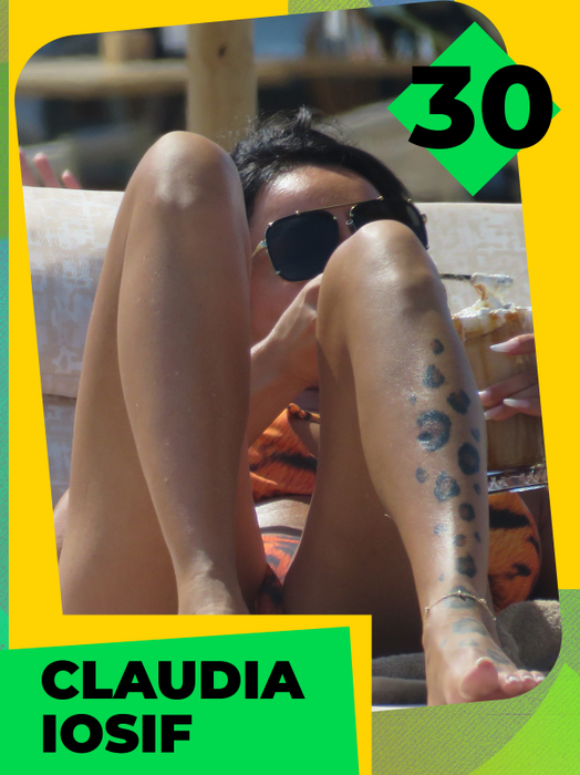 TOP 30 sexy vedete care au făcut show cu frișcă și cu înghețată! Antonia, Delia și Babs nu s-au putut abține! Avem 100 de fotografii de colecție!
