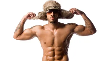 Alex Velea a aparut dezbracat pe coperta unei reviste GAY! Reactia artistului: Ii dau in judecata