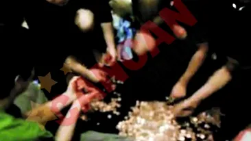 S-au filmat cu banii furati