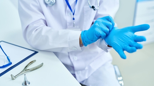 Medicii avertizează! Simptomele unei gripe severe pot ascunde o infecție cu tulpina Delta