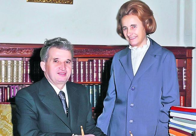 Cum făcea amor Elena cu Nicolae Ceaușescu. Fanteziile erotice ale tovarășei depășeau orice imaginație: „S-o văd culcată în pielea goală mişcând din fundul ei grozav până la..”