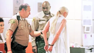 Ce a patit Lindsay Lohan pentru ca nu a vrut sa munceasca la morga: I-au pus catusele!