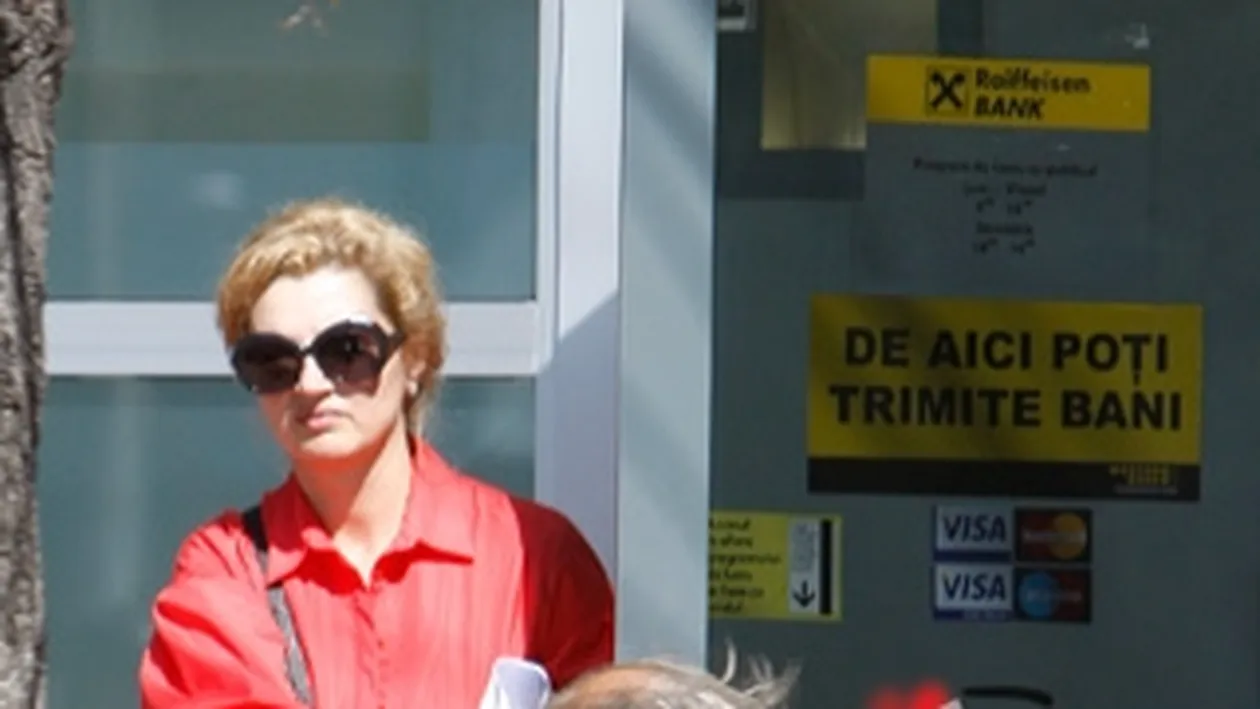 Ioana Basescu a facut ultimele pregatiri pentru nunta surorii ei. A fost la un magazin de lux si i-a luat camasa iubitului ei! Vezi cum au reactionat vanzatorii cand au vazut-o