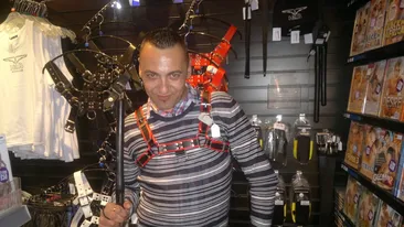 Fabuloasa viata a lui Tarky, barbatul care a sustinut ca s-a iubit cu Traistariu! E Chef in Londra, canta si lucreaza ca fotomodel