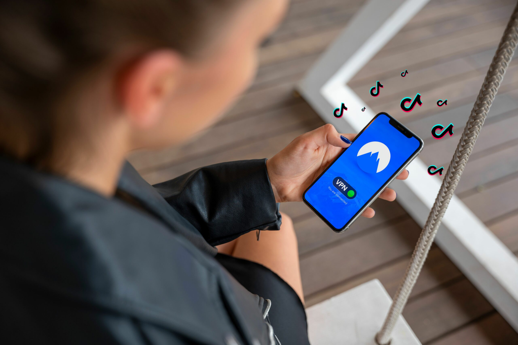 Concediată de E.ON pentru un TikTok! Replica care a costat-o locul de muncă: „Îți ies dinții pe la spate și mesteci cu ceafa”