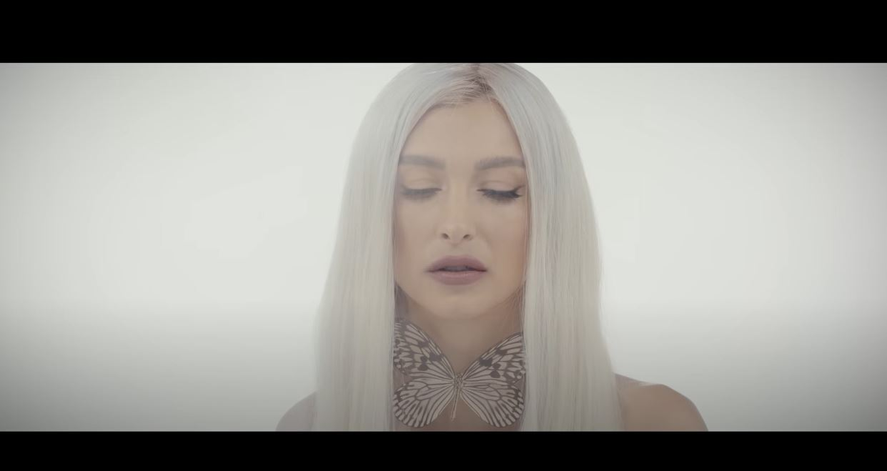 Andreea Bălan, topless în clipul celei mai noi melodii! Anunțul făcut despre piesa “Am crezut în basme”