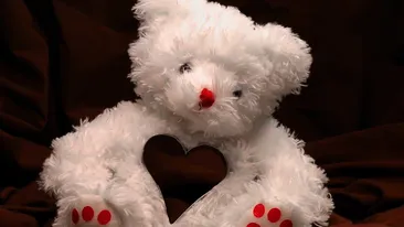 A spus ca-si doreste de Craciun o jucarie de plus, la jocul Secret Santa! Cand a aflat CINE i-a dat cadoul nu i-a venit sa creada!