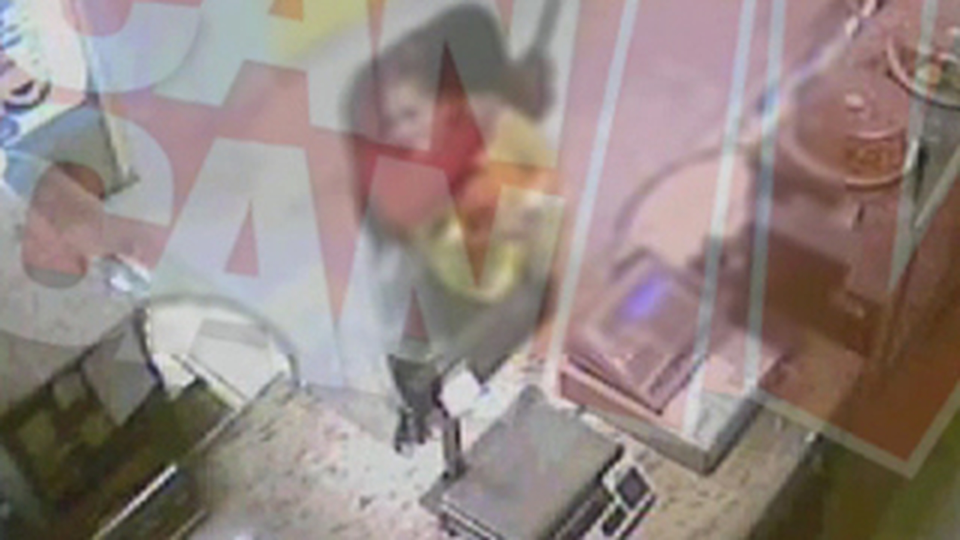 VIDEO Jaf armat la cofetarie