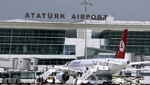 Elevi olimpici români, blocaţi la Istanbul. Părinţii sunt disperaţi!