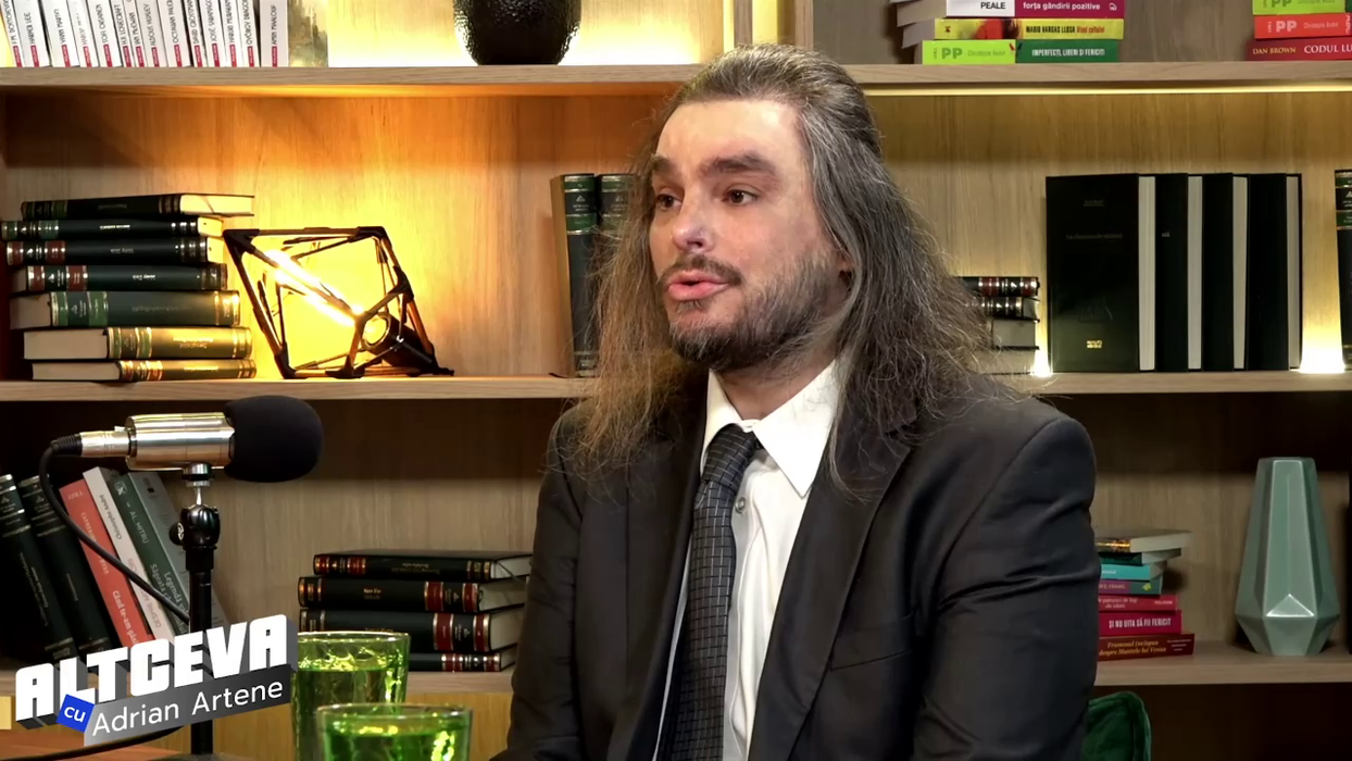 Podcastul poate fi urmărit integral pe canalul de YouTube ”ALTCEVA cu Adrian Artene” / (Sursa: Captură video)