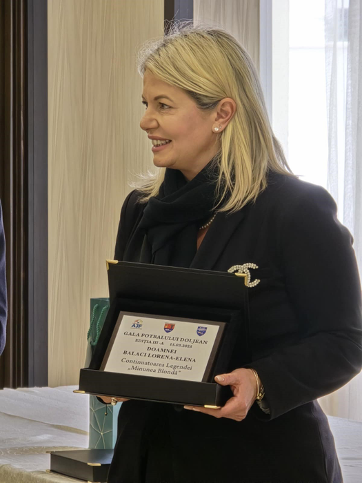 Lorena Balaci a pus tunurile pe fetele din fotbal: ”Genele false îți obturează privirea periferică”