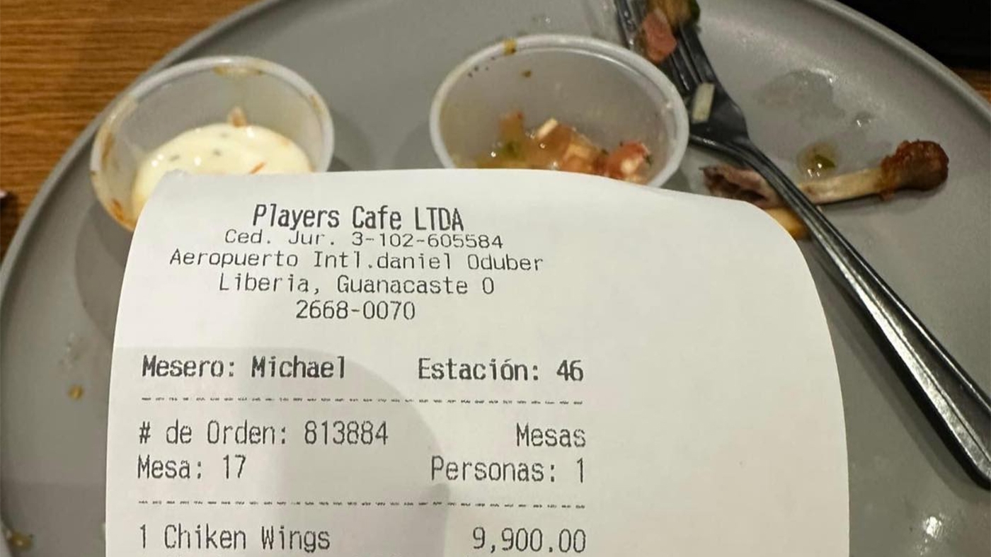 Câți bani a plătit o clientă pentru o porție de aripioare de pui, în restaurant: "Aproape că am făcut atac cerebral când am văzut"