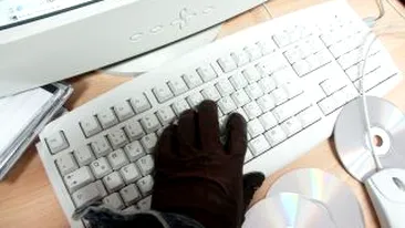 Hacker-ul care a spart site-urile Le Monde si Daily Telegraph: Ne-am saturat sa fim imbranciti, trebuie sa punem piciorul in prag!