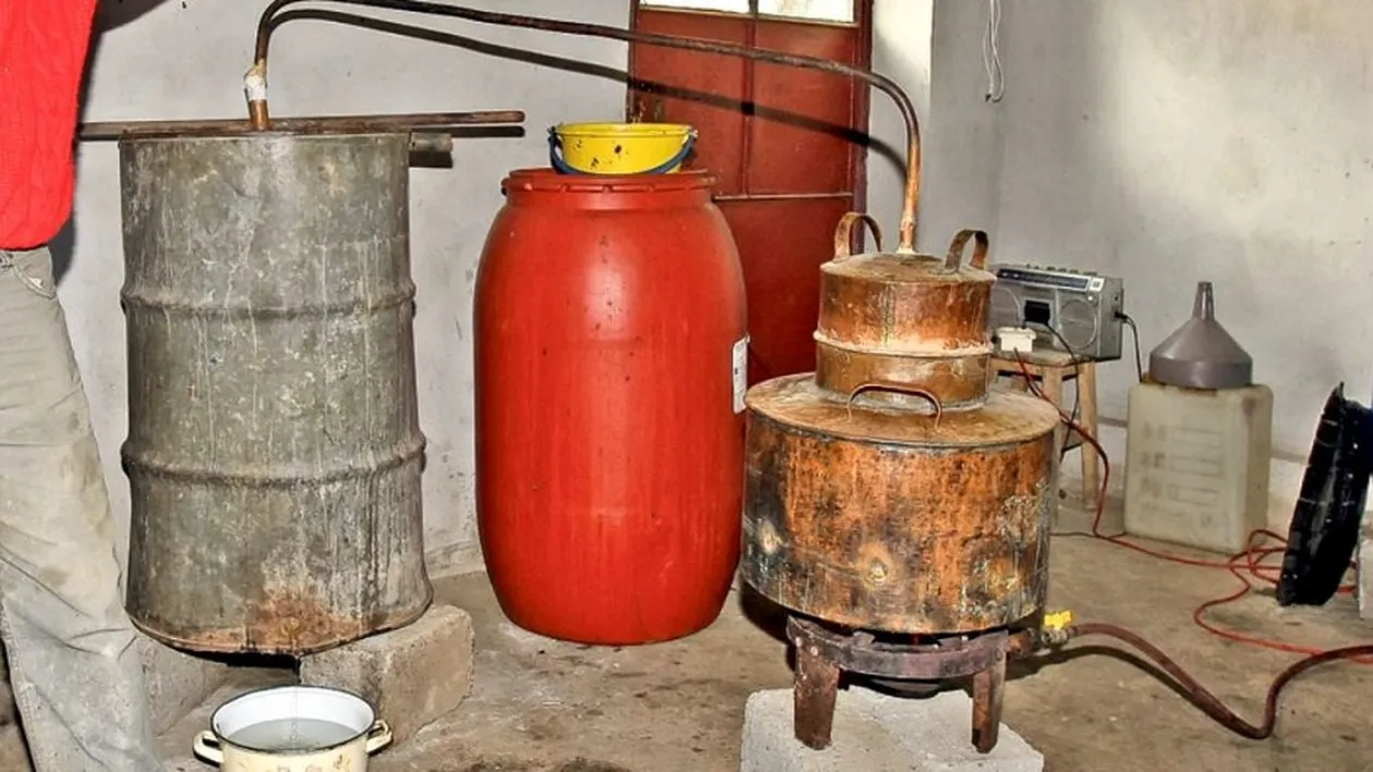 Un tânăr din Galați se zbate între viață și moarte după ce un cazan cu țuică i-a explodat în față