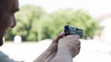 Scandal amoros în Iași! Unde legea țigănească dă greș, rezolvă pistolul