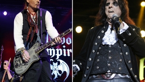 JOHNNY DEPP şi-a sărbătorit ziua de naştere pe scena din România! ASTA a fost surpriza cu care s-a trezit din partea rockerilor legendari de la „Hollywood Vampires“