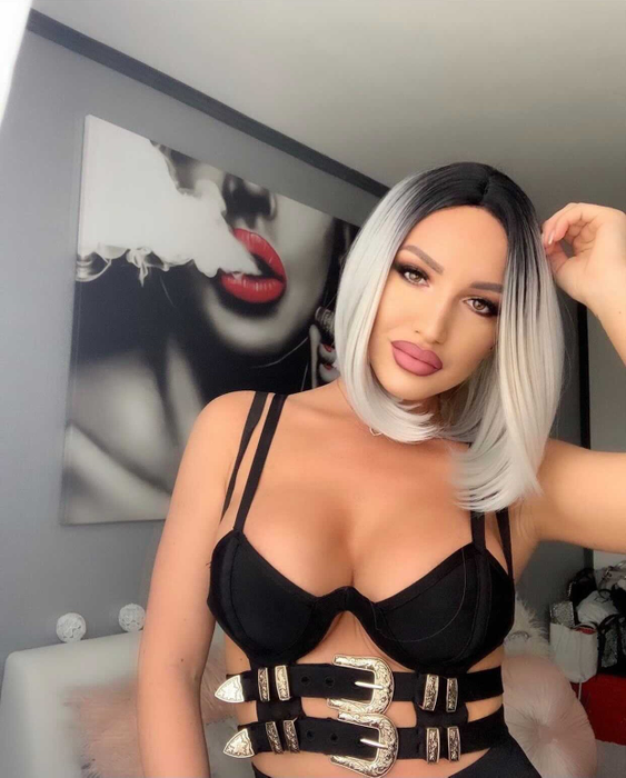 Oana "sucește" mințile tuturor bărbaților