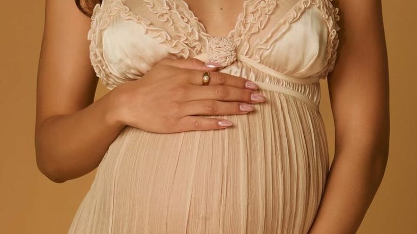 Sarcină secretă în showbiz! Cântărețul și iubita lui vor deveni părinți pentru prima dată