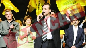 Orban a "asfaltat" sapte kilometri de drum in sase ore