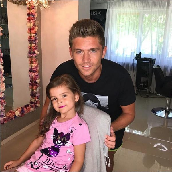 A divorțat în secret! Drama din familia cântăreței Elena Gheorghe