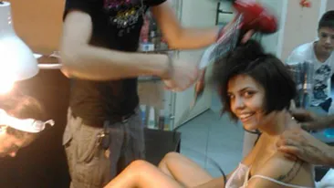 Andreea Popescu este frumoasa si fara machiaj! Vezi imagini din timpul unei beauty session cu ea!