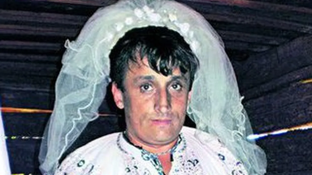 Barbat travestit in mireasa