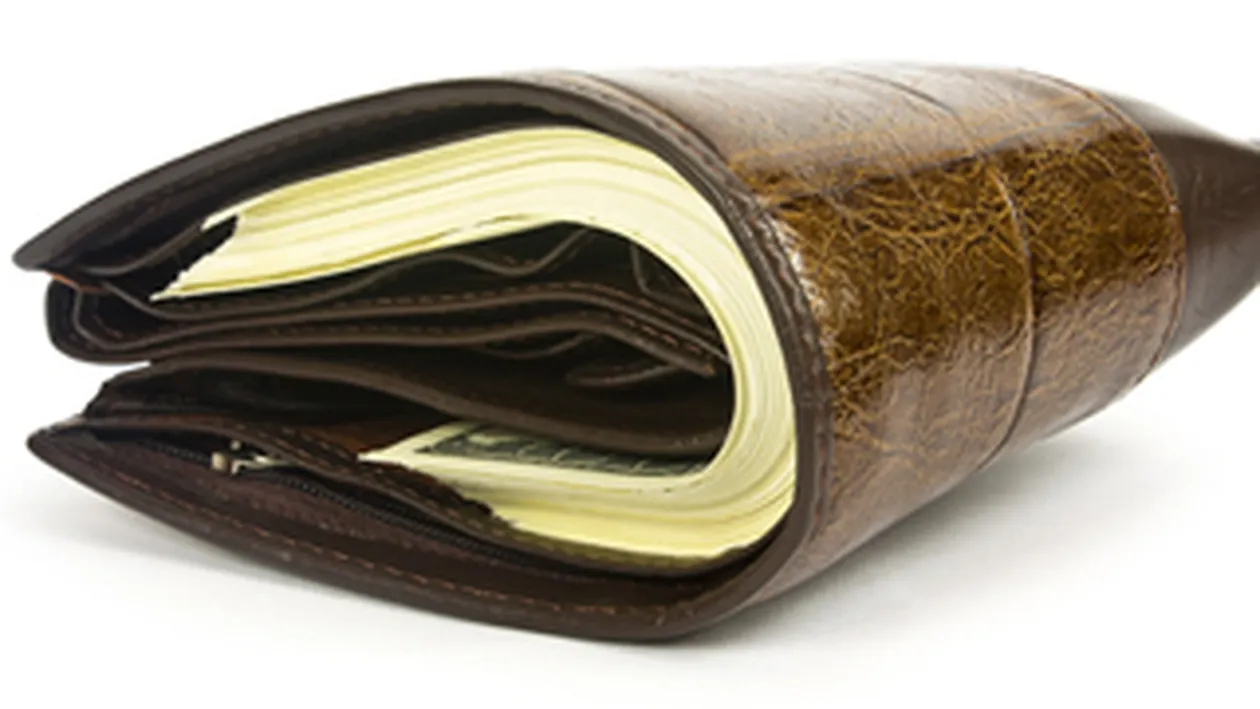 Ultimii samariteni! Doi barbati au predat un portmoneu in care se aflau 900 de euro