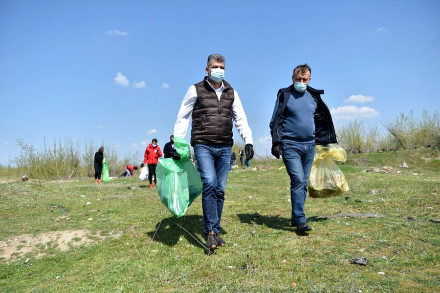 Peste 10.000 de membri PSD, mobilizați în acțiuni de ecologizare de Ziua Pământului