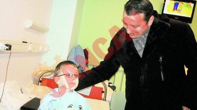 Stefan Florescu a vizitat copiii bolnavi de cancer