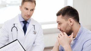 BANC | Bulă are probleme de sănătate și merge la doctor: ”Ia zi, obișnuiești să fumezi?”