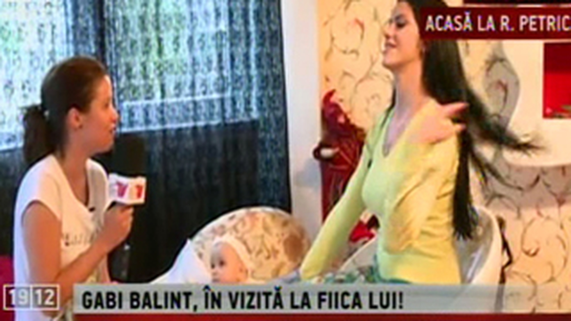 VIDEO Uite ce frumoasa e fetita lui Gabi Balint! Raluca Petrica si-a prezentat "bomboana"!