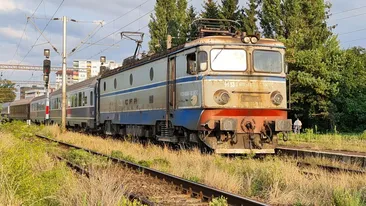 Un tren CFR a rămas fără o ușă la unul dintre vagoane. Incidentul a avut loc pe ruta Cluj-Napoca-București Nord