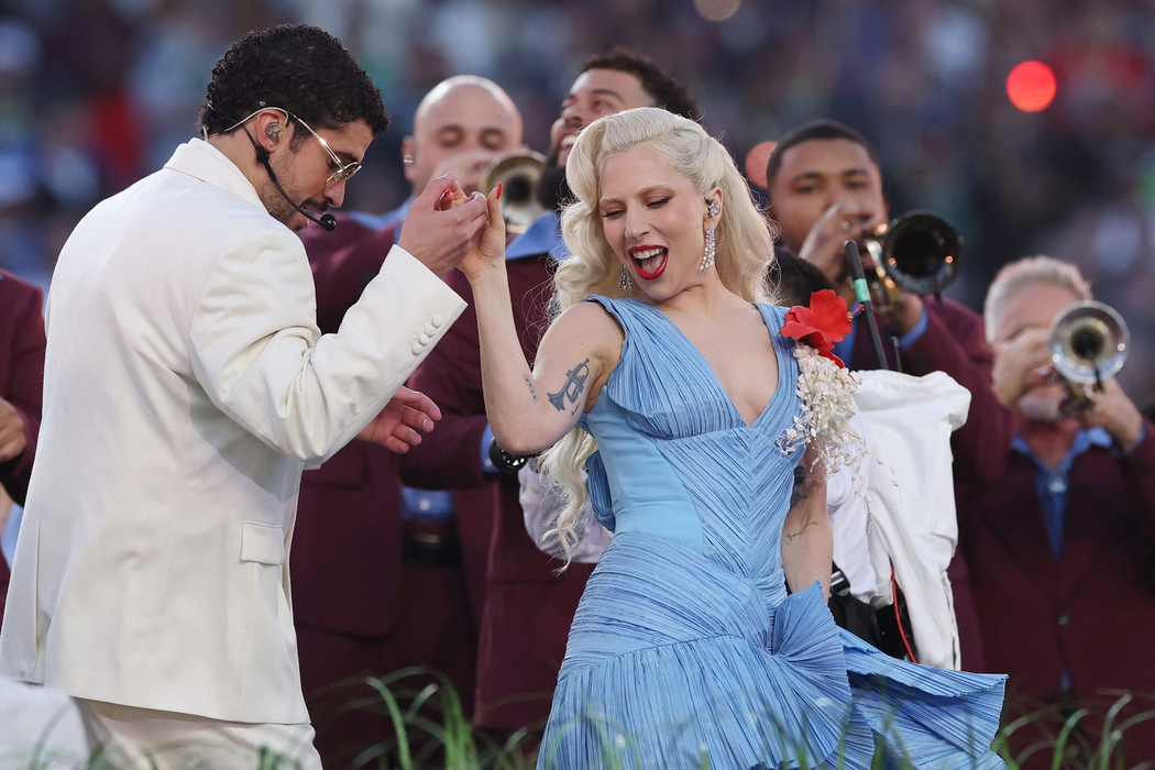 SANTA CLARA, CALIFORNIA - FEBRUARY 08: Bad Bunny and Lady Gaga perform onstage during the Apple Music Super Bowl LX Halftime Show at Levi's Stadium on February 08, 2026 in Santa Clara, California.   Kevin C. Cox,Image: 1075633622, License: Rights-managed, Restrictions: , Model Release: no, Credit line: Kevin C. Cox / Getty images / Profimedia