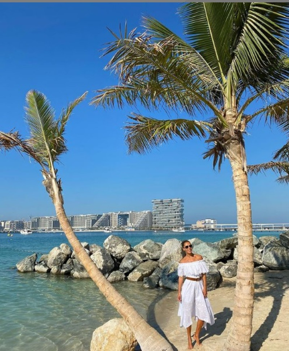 Dan Petrescu, surprins singur în București, soția Adriana petrece în Dubai! Cu cine a fost văzută