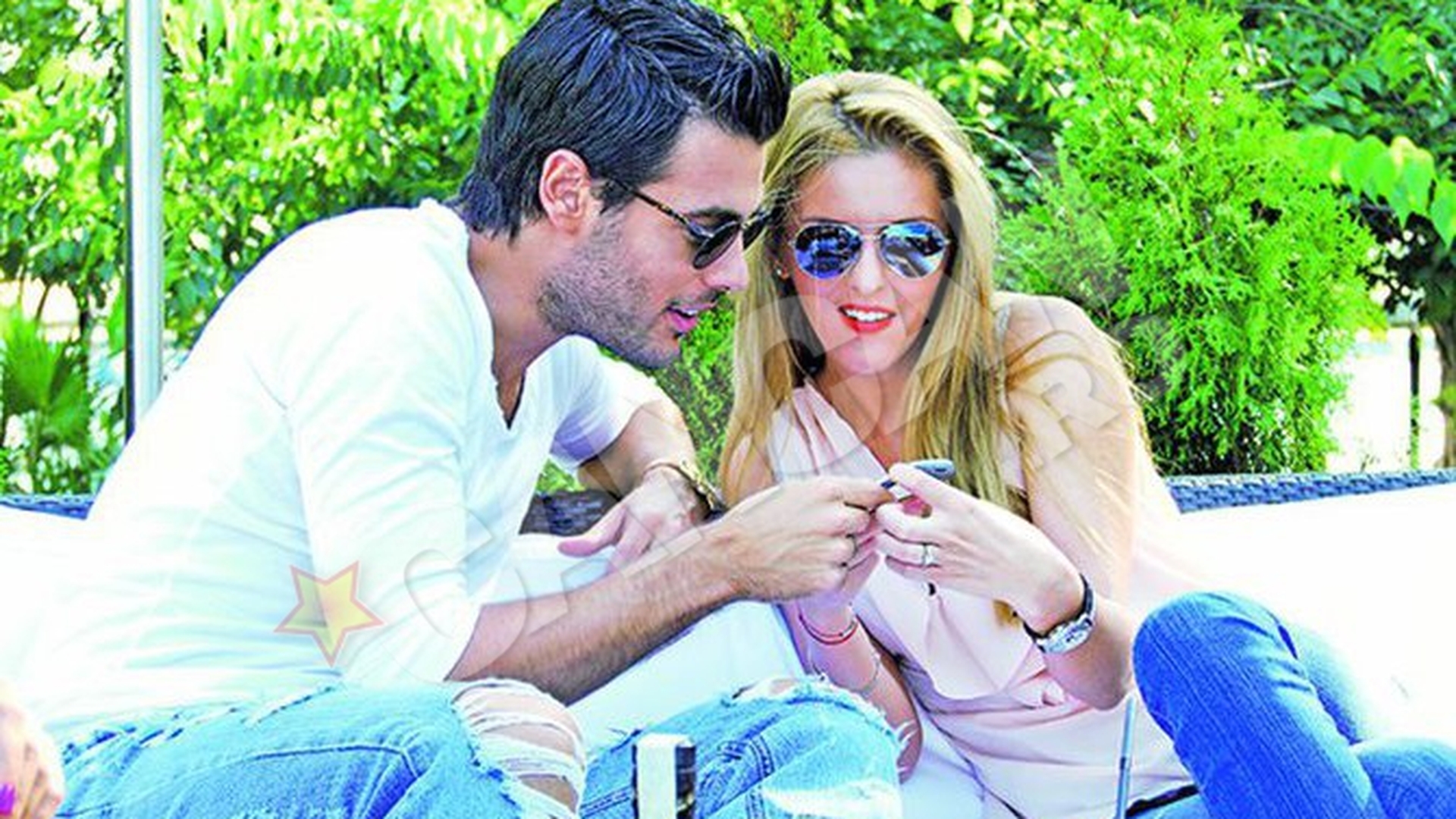 Denisa Nechifor atrage barbatii ca un magnet! Flirt cu un grec super-sexy