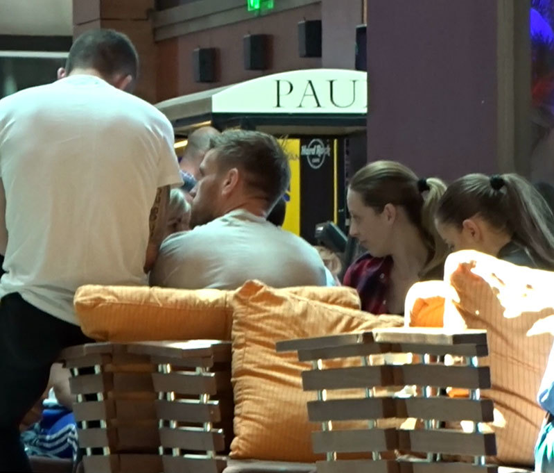 Nistor şi Pintilii stau unul lângă altul