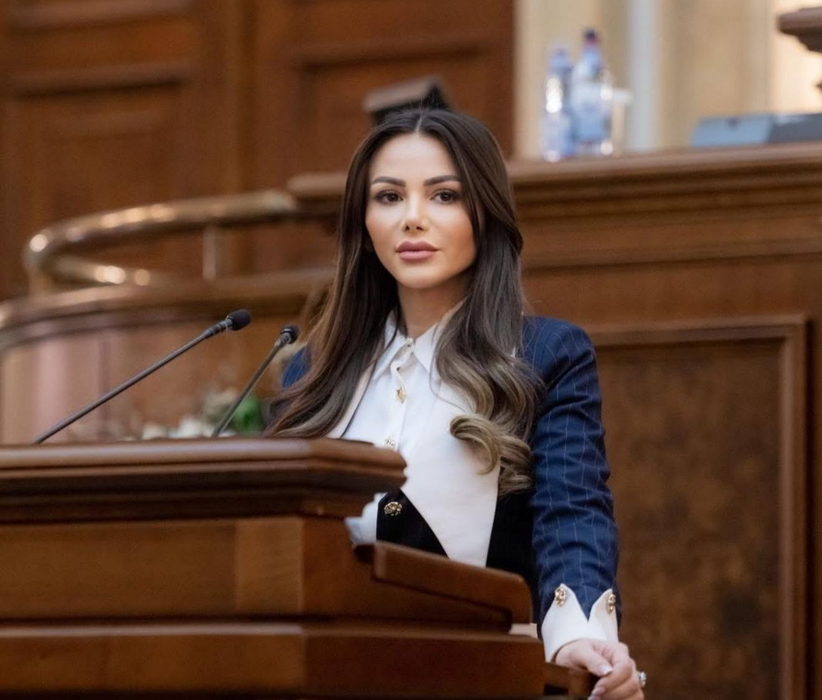 Schimbarea la față a deja celebrei senatoare: Valentina Aldea, social media vs realitate