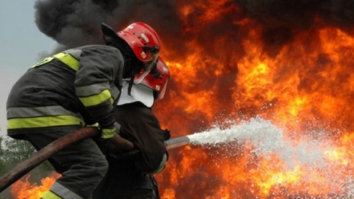29 de pasageri au fost evacuați dintr-un autocar cuprins de flăcări