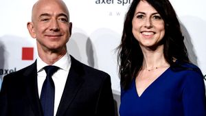Jeff Bezos divorțează după 25 de ani de căsnicie! La finalul lui 2019, Alesia, o burlăciță din Vaslui, i-a trimis miliardarului un mesaj fabulos. “Însoară-te cu mine, arătosule!”