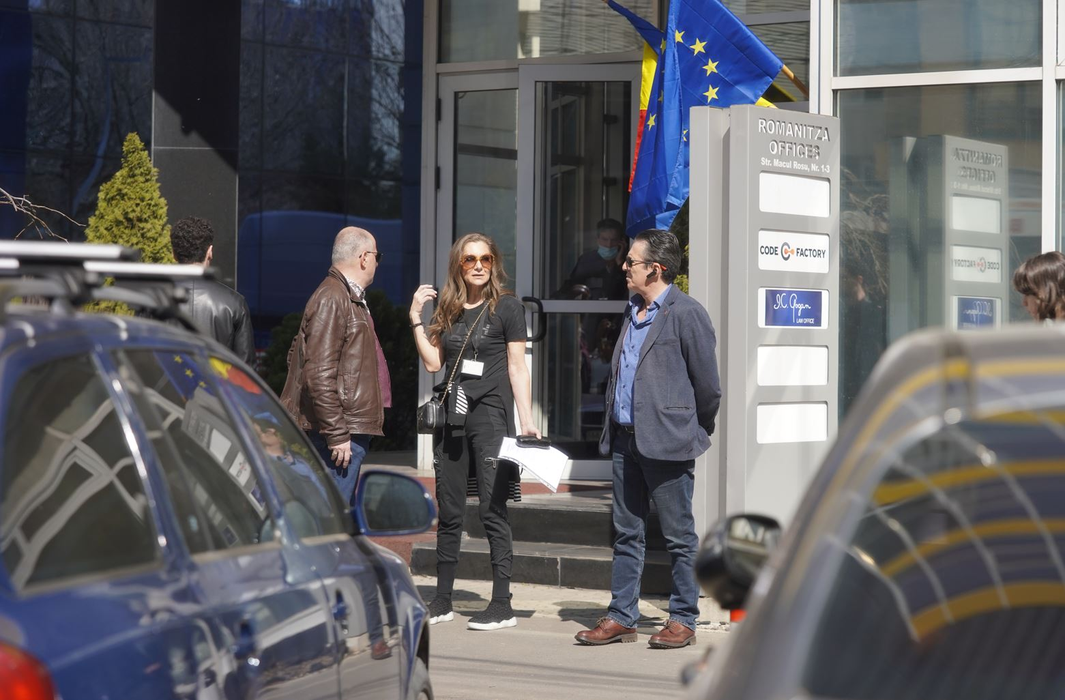 Romanița Iovan și partenerii ei de discuții (Foto: CANCAN.RO)