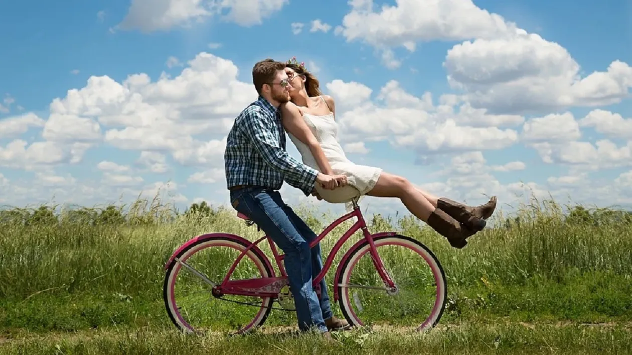 Bancul zilei / Iubire, ești bine? Ce îți mai face căpuțul?