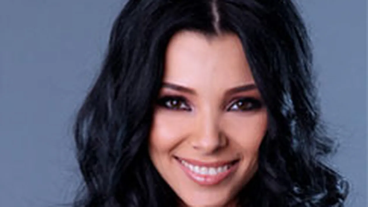 Corina Caragea are o colecţie impresionantă de papioane. Vezi câte deţine în garderobă şi de ce a făcut o pasiune pentru ele