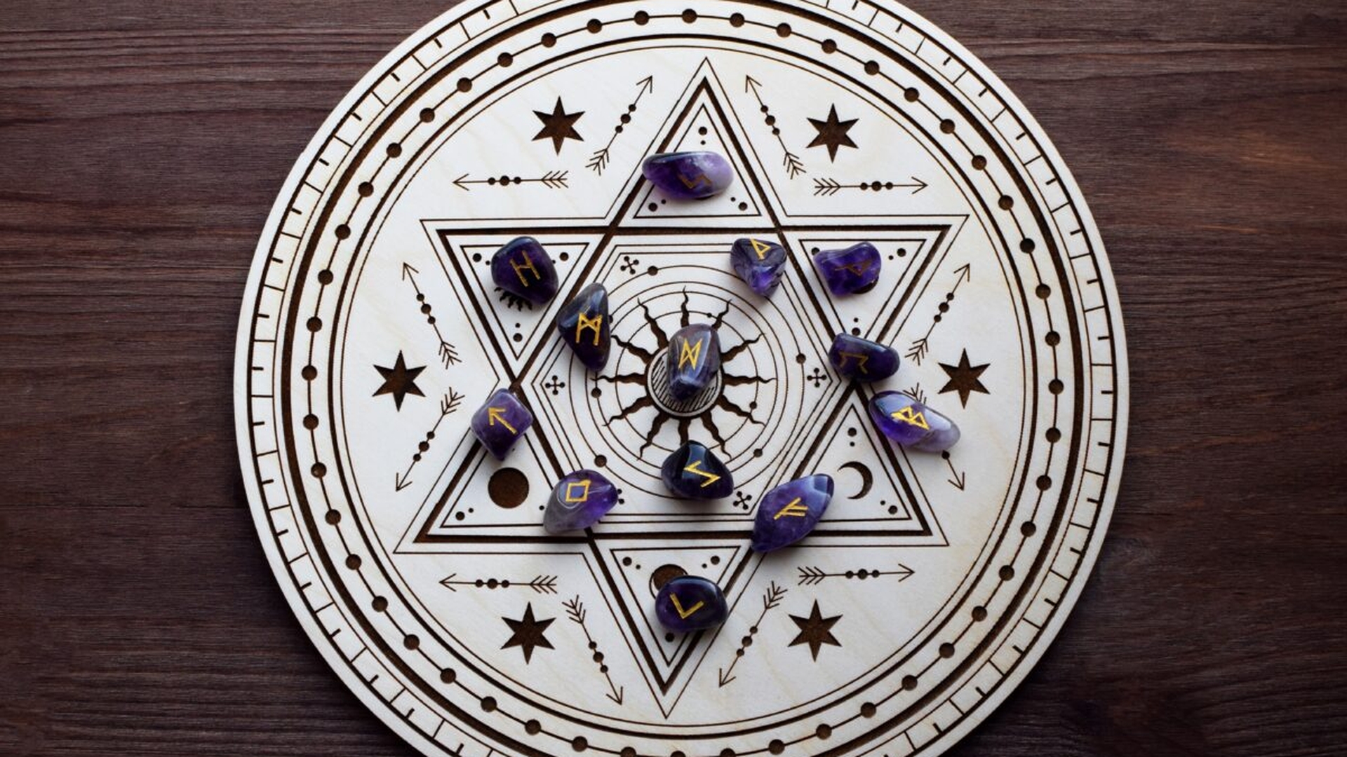 Horoscop rune azi, 6 iunie 2026. Runa Isa schimbă regulile începutului de săptămână. Ce zodie este obligată să pună totul pe pauză